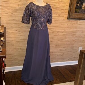 Elegant Stormy Blue Purple Lace Bodice Evening Gown size 10 NWT! Mother of bride
